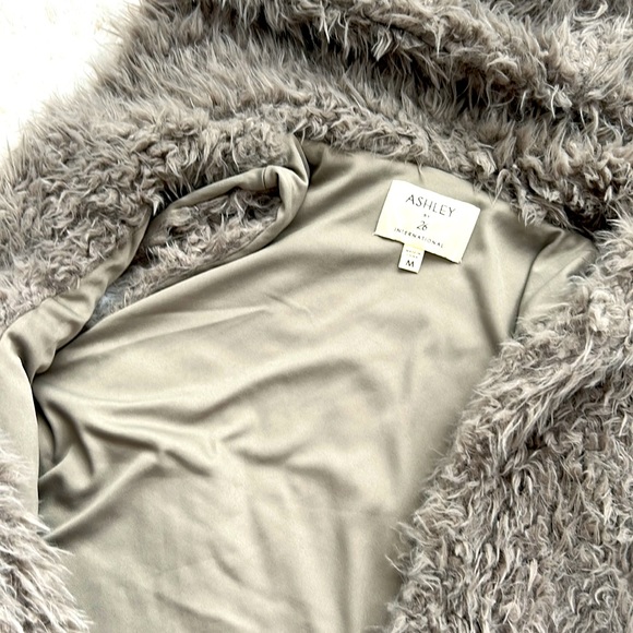 Grey Furry Vest - Picture 2 of 3
